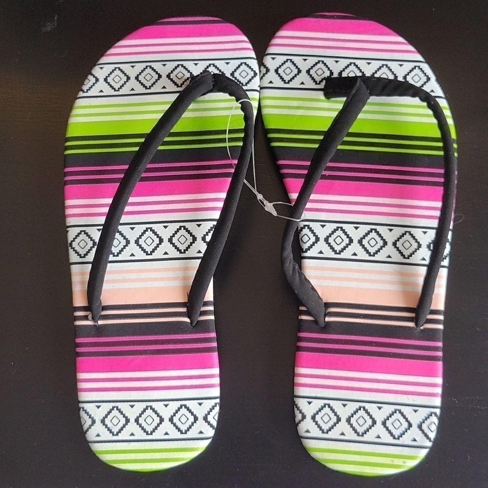 🌷2/$15🌷Colorful Aztec print flip flops - New